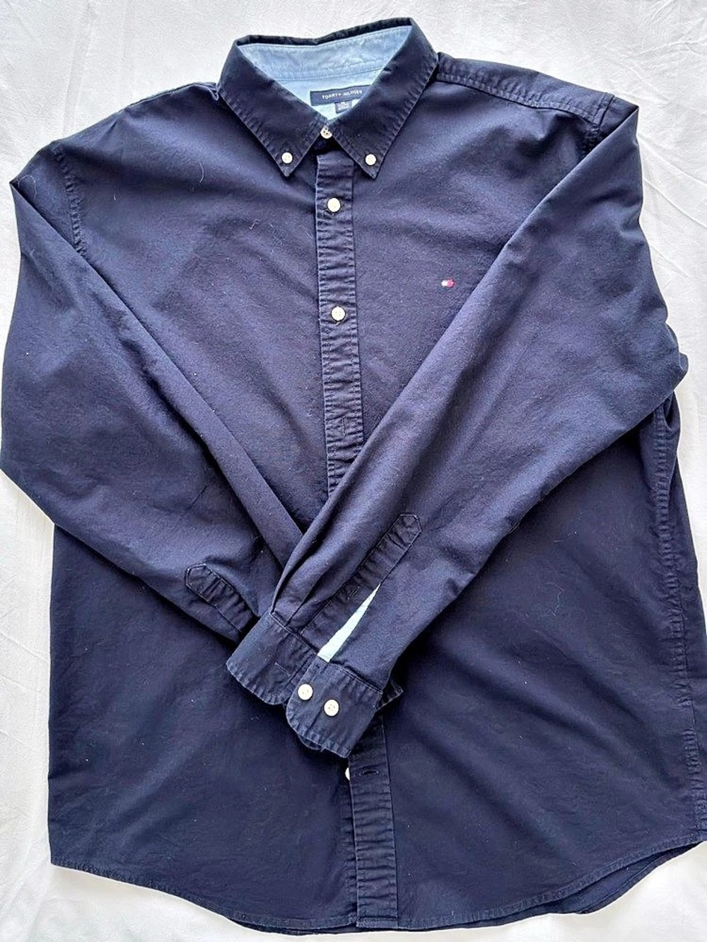Tommy Hilfiger Mens Custom Fit Long-Sleeve
Button-Down XL Navy Blue Shirt
